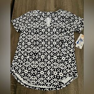 Lulu B Cooling UPF 50+ Short Sleeve Top Black White Print Size Small NWT new